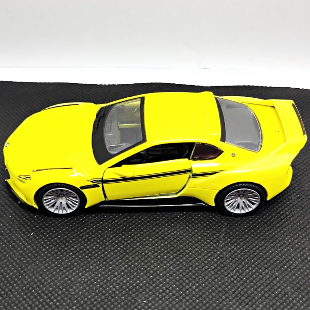 Maisto BMW 3.0 CSL Hommage CSL 1:44 Diecast Car Yellow Opening Doors 2003